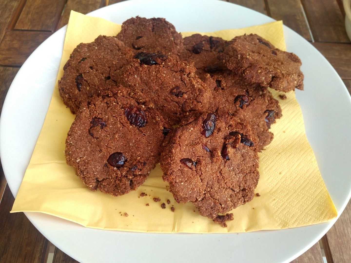 Low-carb paleo almond and coconut flour biscuits